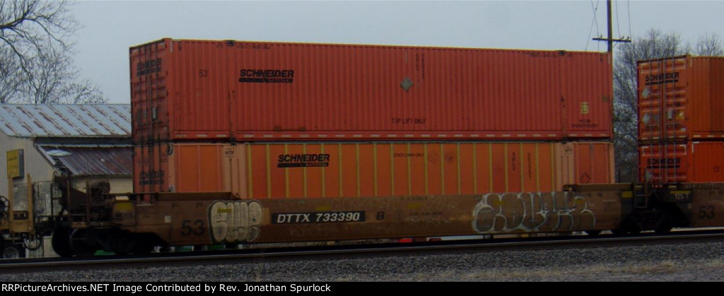 DTTX 733390B and two containers